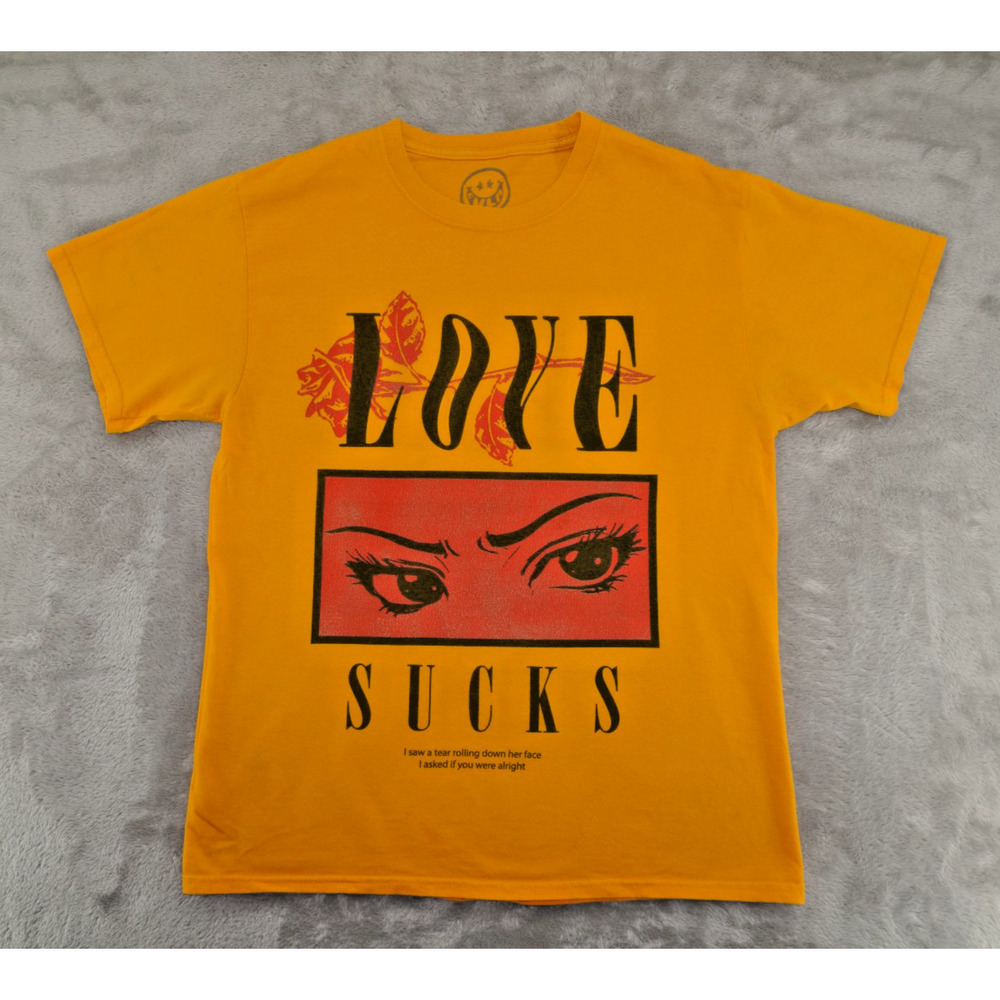 Love Sucks Graphic T-Shirt Yellow Red Eyes Retro Aesthetic Streetwear Size M